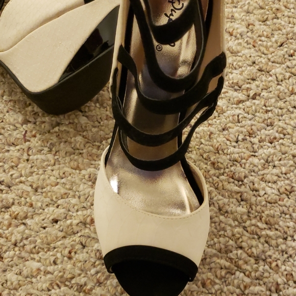 Shoes - Picture 2 of 3